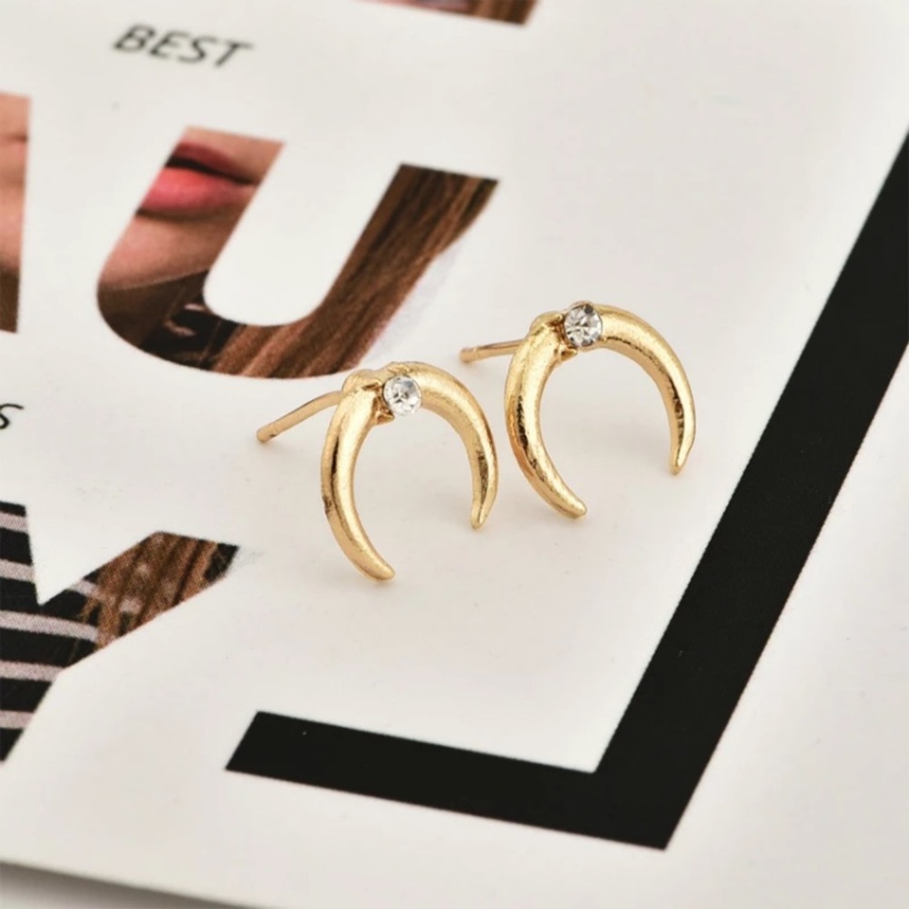 🔴5/$15🔴CLEARANCE Gold Horn Crystal Earrings NEW - Picture 2 of 7